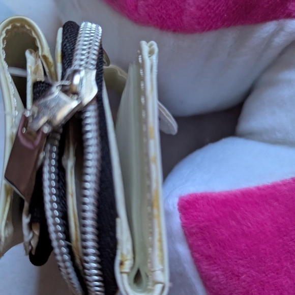 Hello Kitty Charmmy Kitty Wallet White - Picture 3 of 3